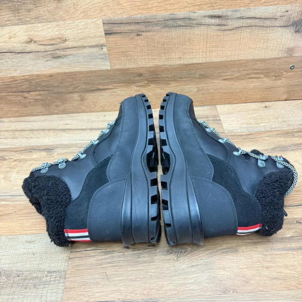 Hunter Black women size 7 Rain & Snow Boots